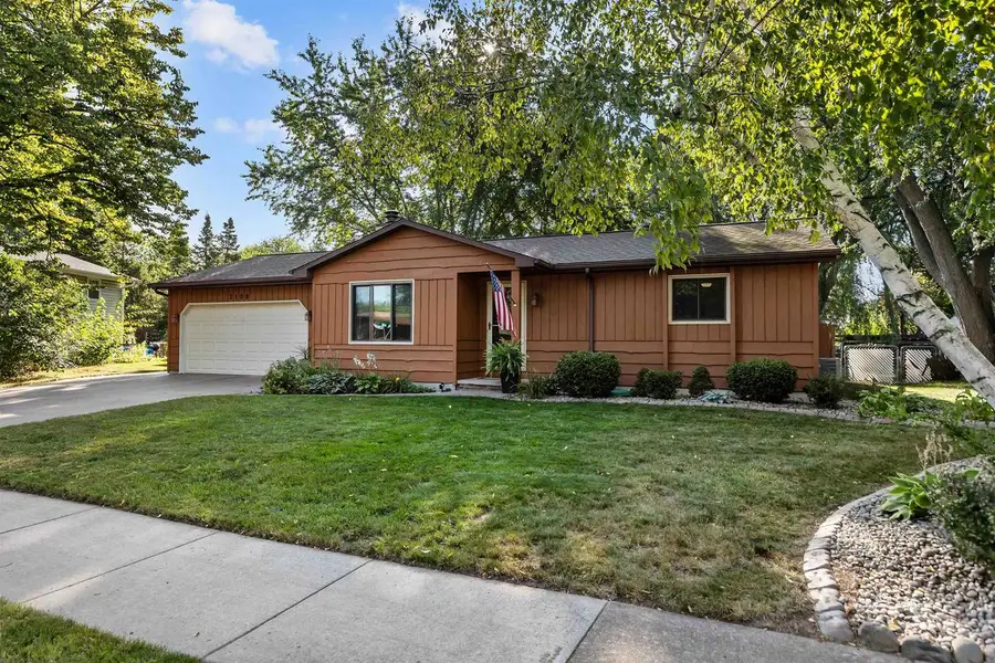 2108 S HORIZON DRIVE, Appleton, WI 54915 - #2