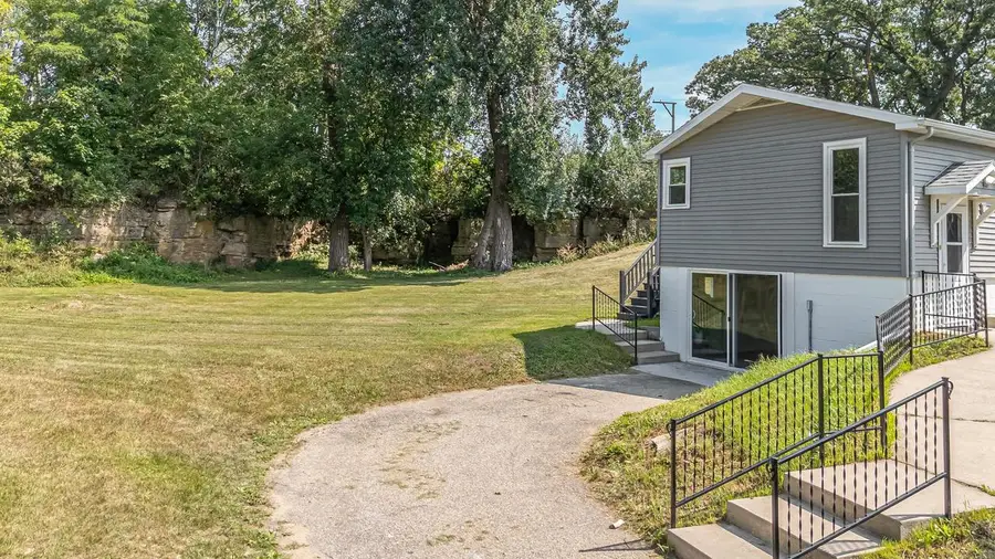 8772 COUNTY RD K, Omro, WI 54963 - #2