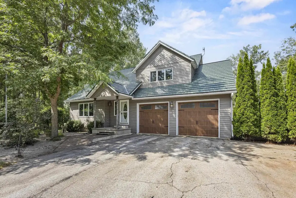 3007 LONGVIEW LANE, Suamico, WI 54173 - #1