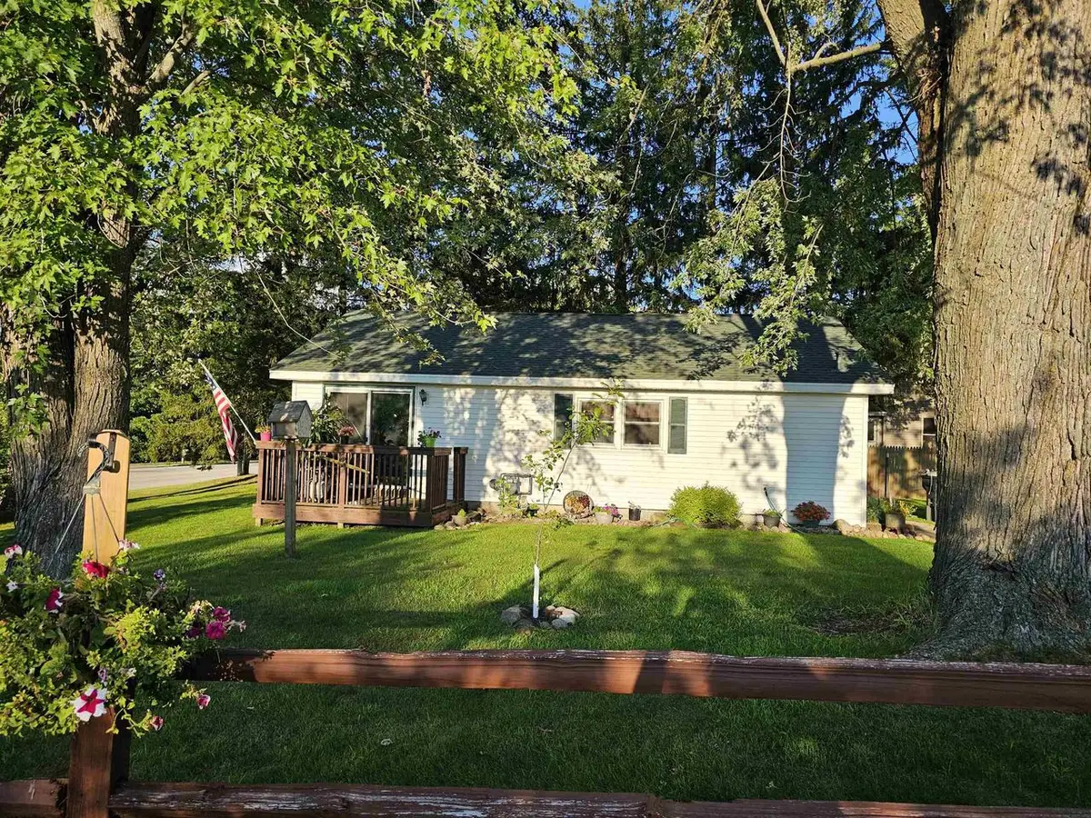 705 E ALFRED STREET, Weyauwega, WI 54983 - #1