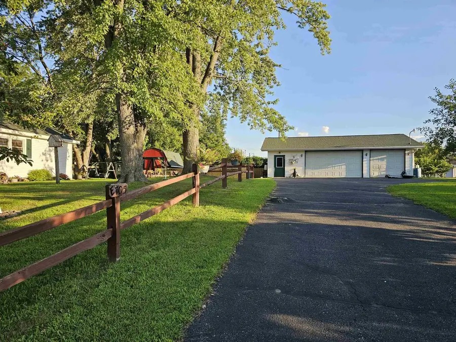 705 E ALFRED STREET, Weyauwega, WI 54983 - #2