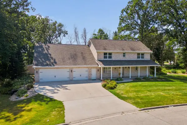 120 E GLENBROOK DRIVE, Pulaski, WI 54162