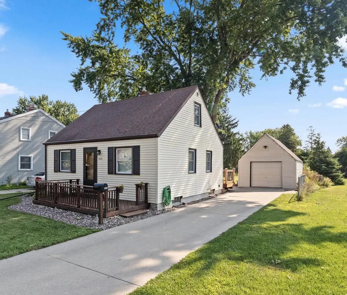 1420 N CHARLOTTE STREET, Appleton, WI 54911 - #1