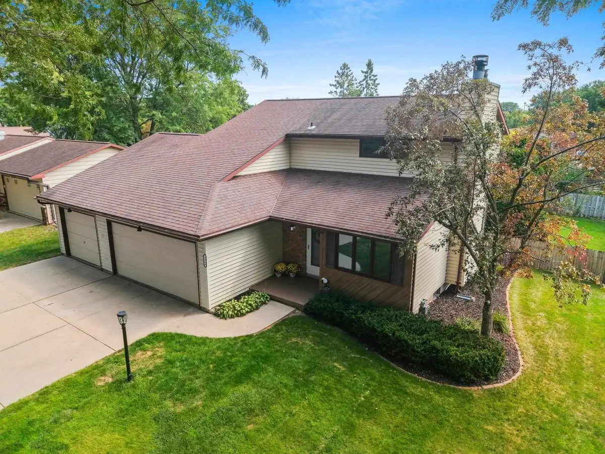 2564 WILDFLOWER, Green Bay, WI 54311 - #1