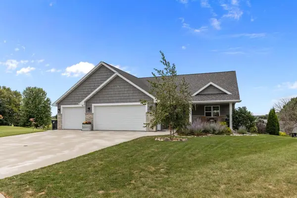 105 ZACHAREY COURT, New London, WI 54961