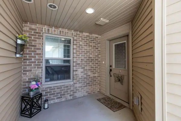 2157 ROYAL CREST CIRCLE, Green Bay, WI 54311