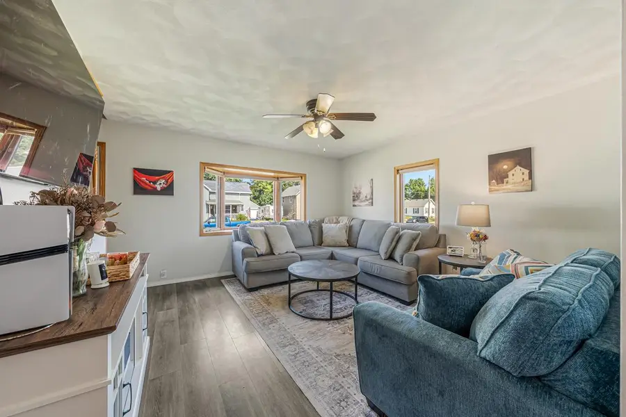810 OVIATT STREET, Kaukauna, WI 54130 - #2