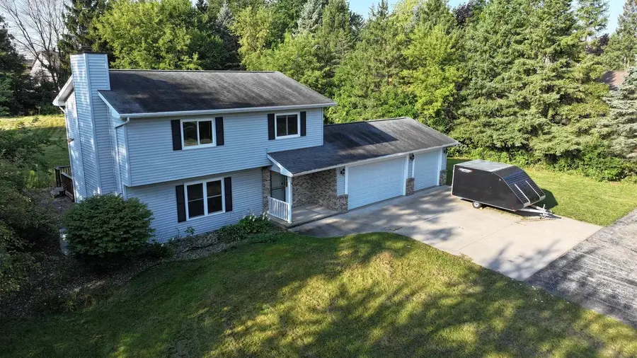 W9355 COUNTRY COVE LANE, Hortonville, WI 54944 - #3