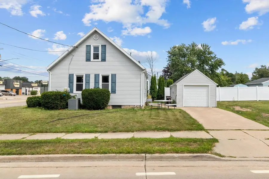 1727 W WISCONSIN AVENUE, Appleton, WI 54914 - #3