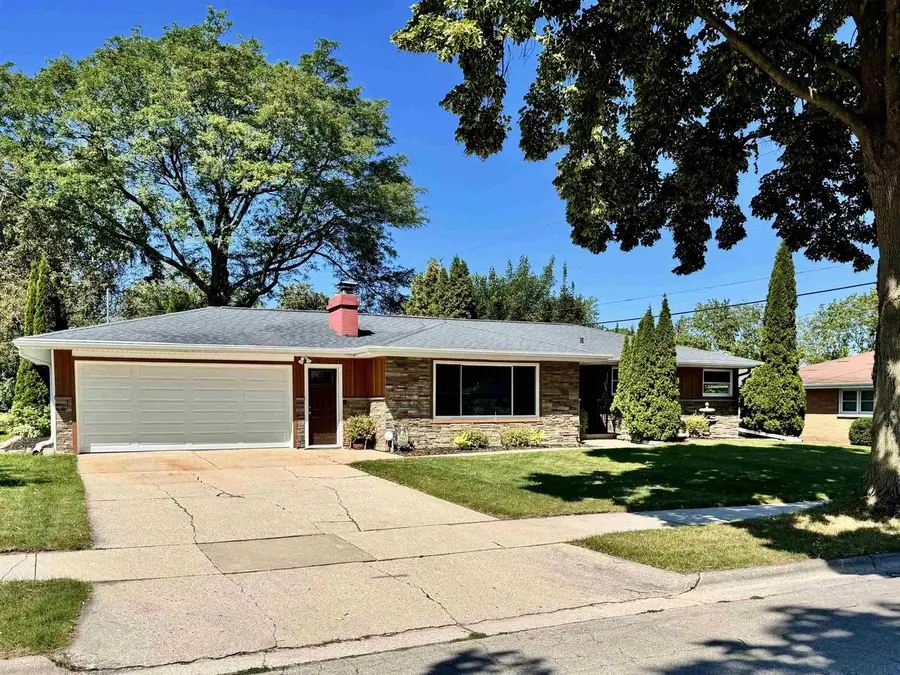 1700 CHATEAU DRIVE, Green Bay, WI 54301 - #2