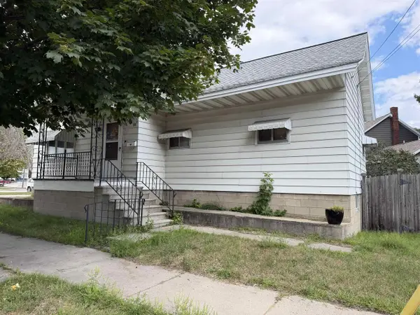 822 4TH STREET, Menominee, MI 49858