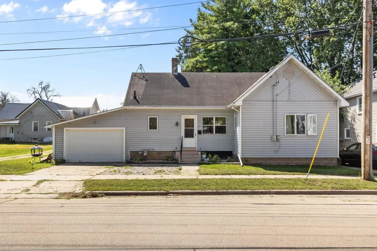 22 E 12TH STREET, Clintonville, WI 54929 - #1