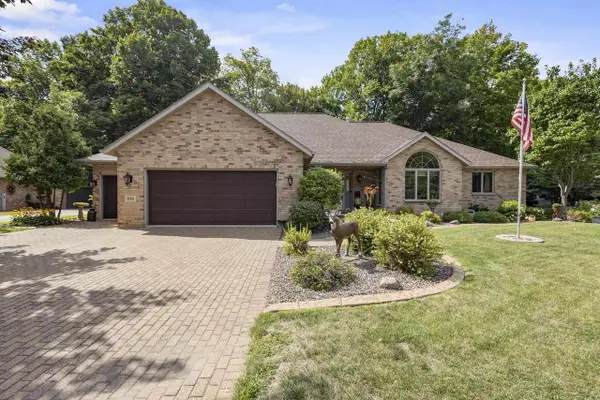 106 WULGAERT WAY, Combined Locks, WI 54113