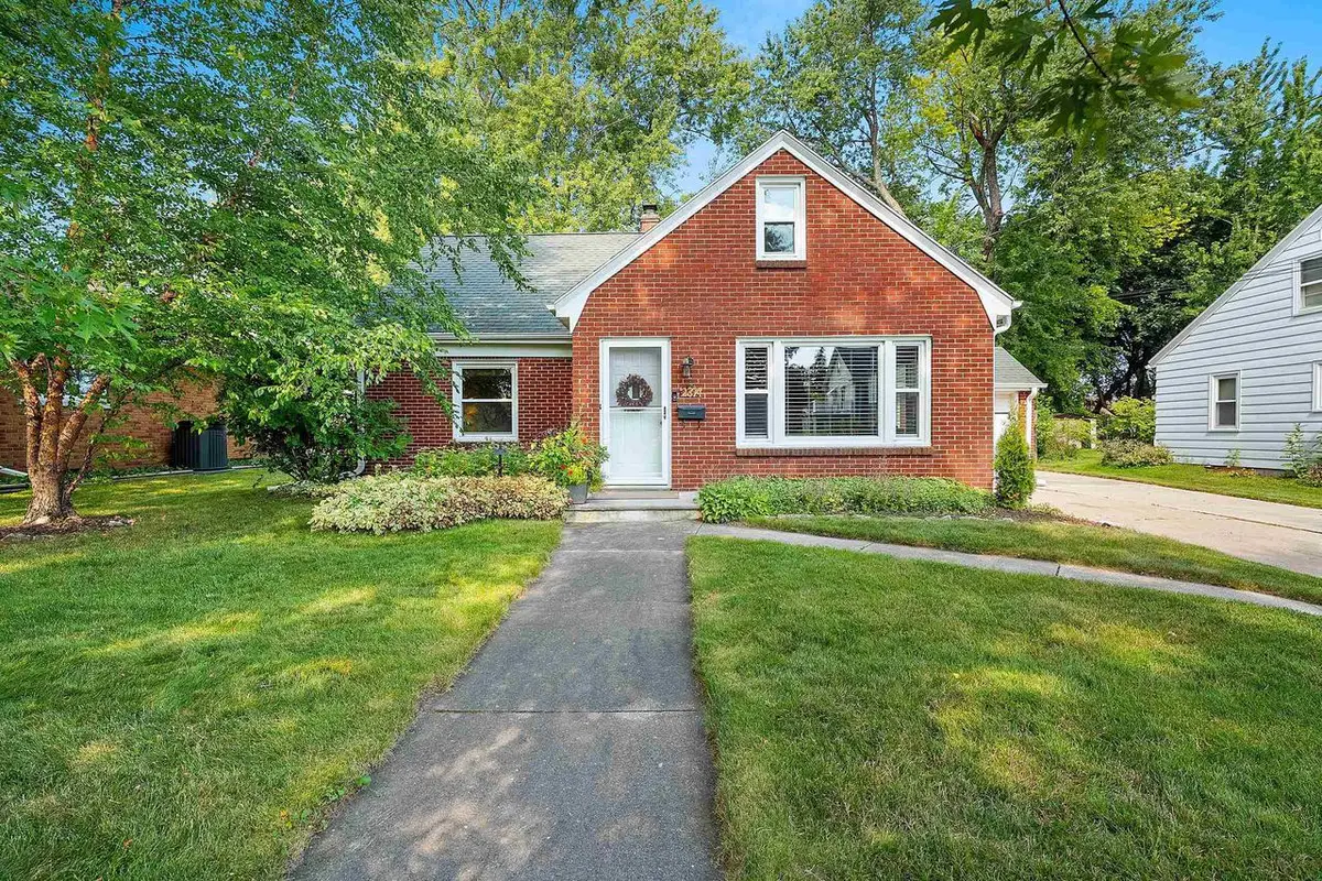 2374 JOURDAIN LANE, Green Bay, WI 54301 - #1