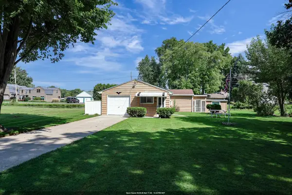 2068 S POINT COMFORT ROAD, Oshkosh, WI 54902