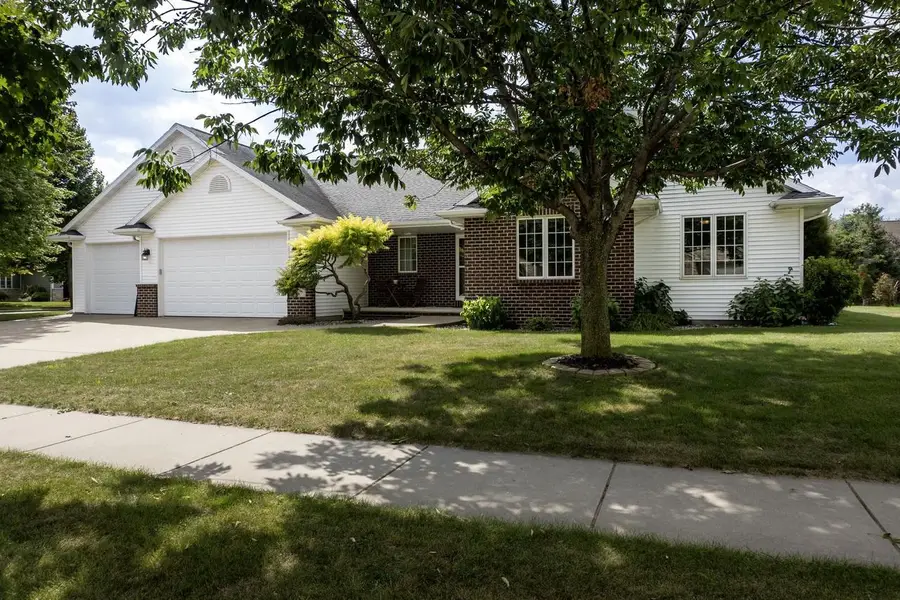4801 N BENVIEW COURT, Appleton, WI 54913 - #2