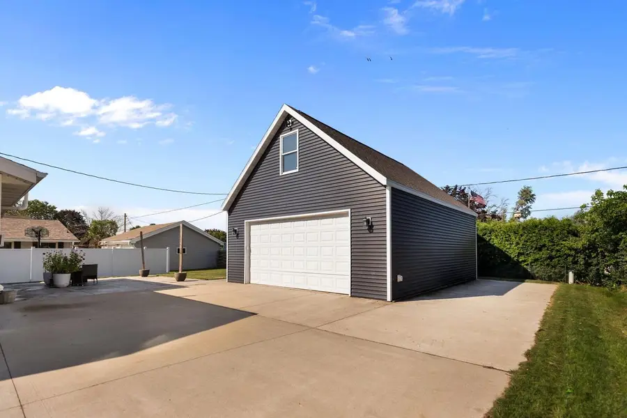 1158 LORETTA AVENUE, Menasha, WI 54952 - #2