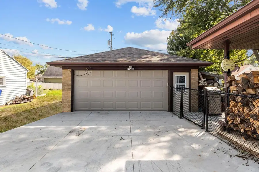 807 W PARKWAY BOULEVARD, Appleton, WI 54914 - #2