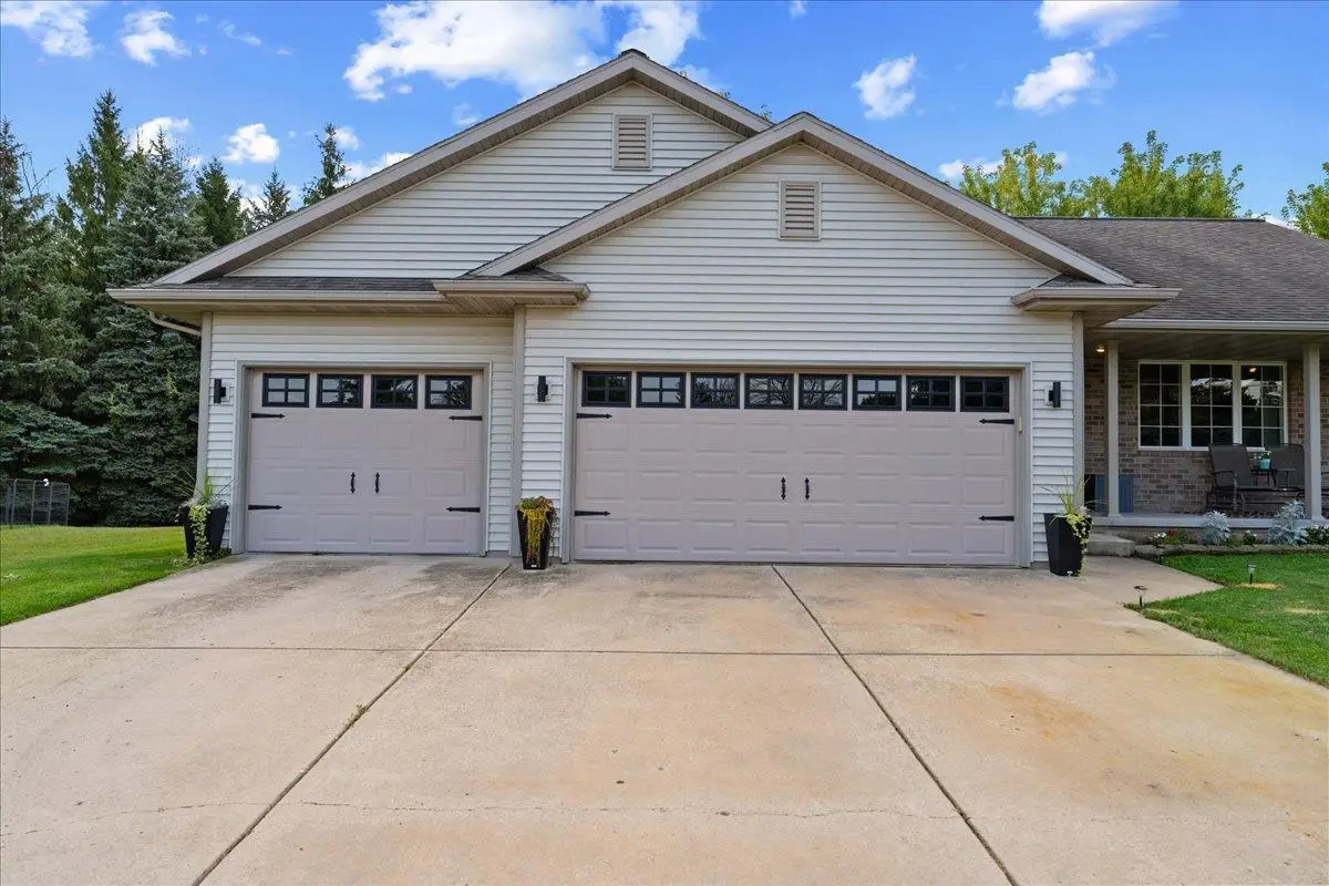 215 W HAVEN COURT, Luxemburg, WI 54217 - #1