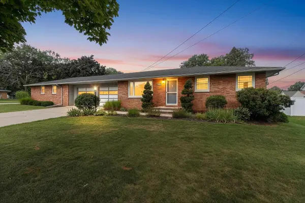 2098 TRUE LANE, Green Bay, WI 54304