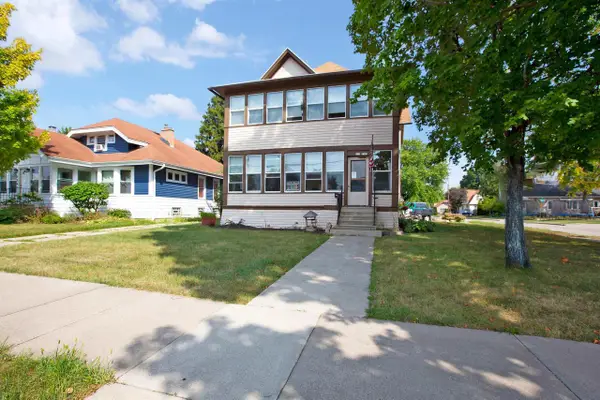 330 E IRVING AVENUE, Oshkosh, WI 54901