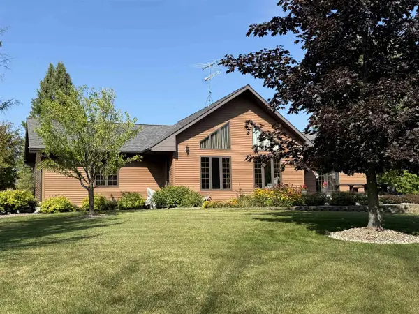 W5402 NUMBER 7 ROAD, Menominee, MI 49858