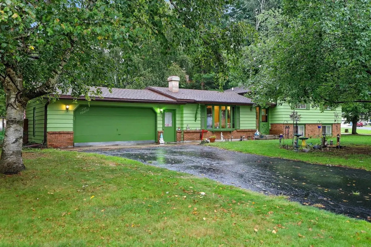 104 CRESTWOOD COURT, Shawano, WI 54166 - #1