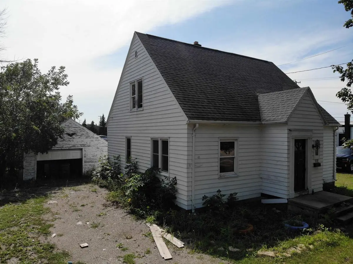 1018 MAIN STREET, Neenah, WI 54956 - #1