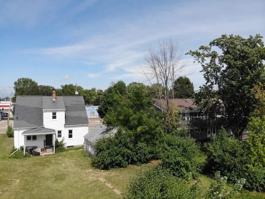 1018 MAIN STREET, Neenah, WI 54956 - #3