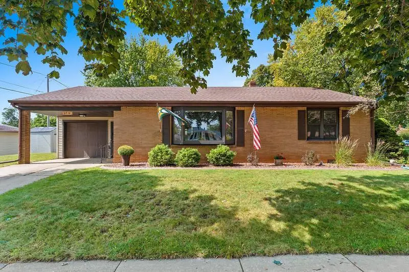 2319 N VIOLA STREET, Appleton, WI 54911 - #1