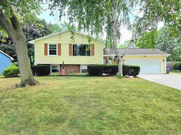 540 SOMERSET DRIVE, Green Bay, WI 54301