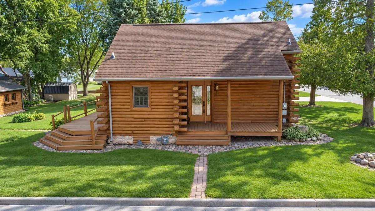 525 N 7TH STREET, Winneconne, WI 54986 - #1
