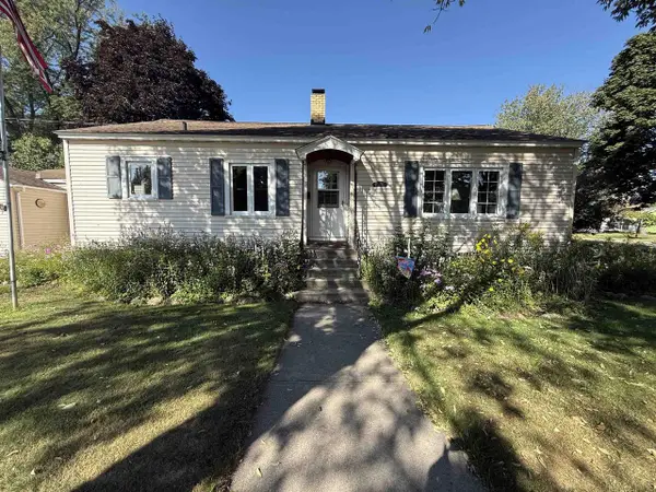 1505 10TH STREET, Marinette, WI 54143