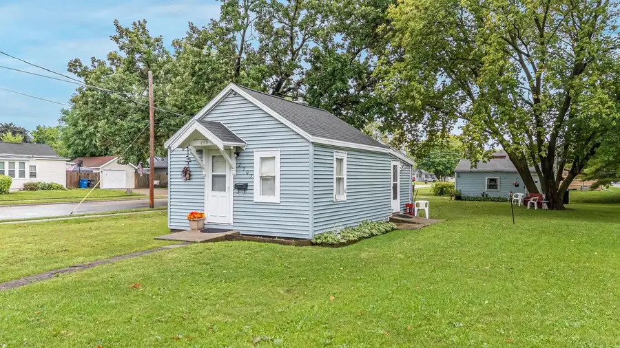 2303 N MAIN STREET, Oshkosh, WI 54901 - #2