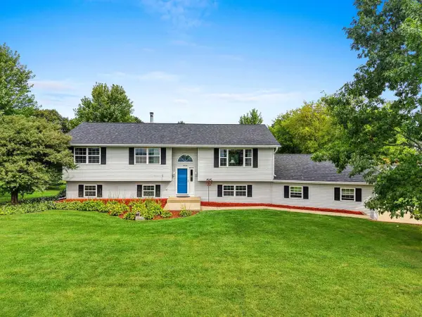 W9322 OAKWOOD DRIVE, Hortonville, WI 54944