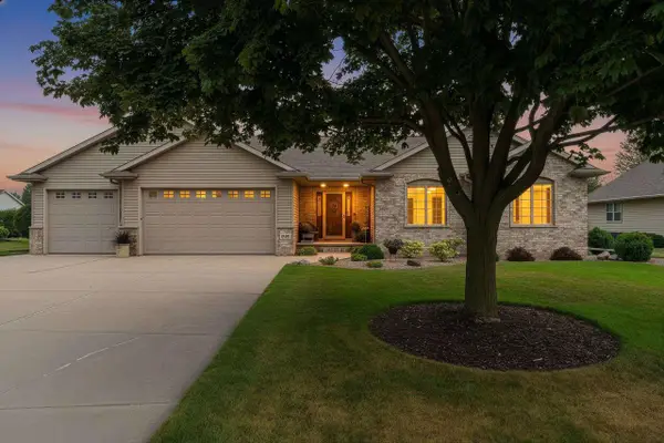 1038 HOKS RIDGE LANE, De Pere, WI 54115