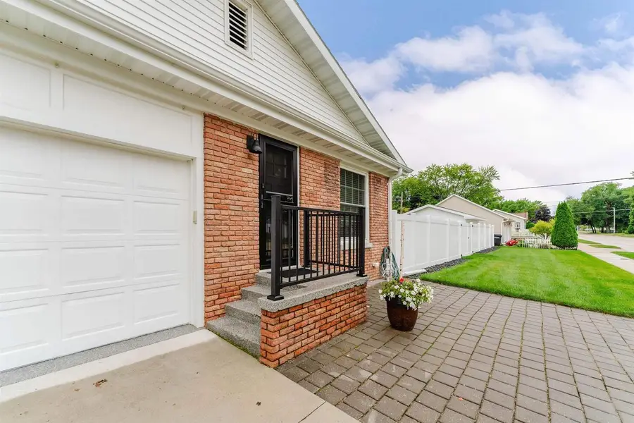 1433 HAZEL STREET, Oshkosh, WI 54901 - #3