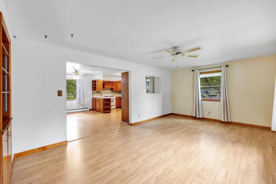 427 APOLLO WAY, De Pere, WI 54115 - #2