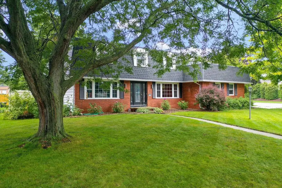 2910 GRANDE, Green Bay, WI 54301 - #3