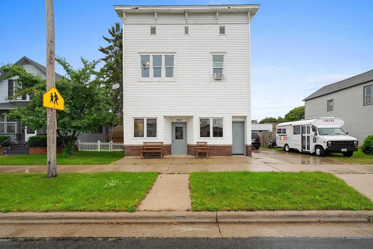 727 MAIN STREET, Marinette, WI 54143 - #1