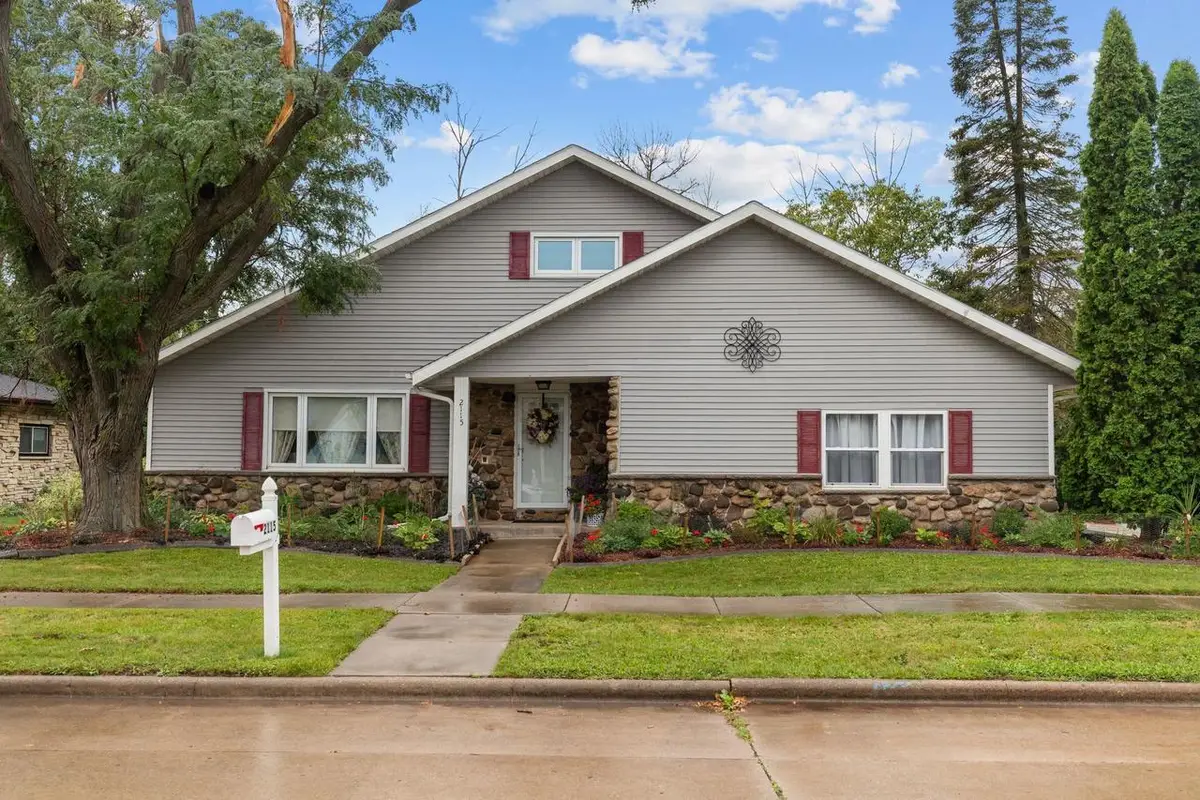 2115 N BIRCHWOOD AVENUE, Appleton, WI 54914 - #1