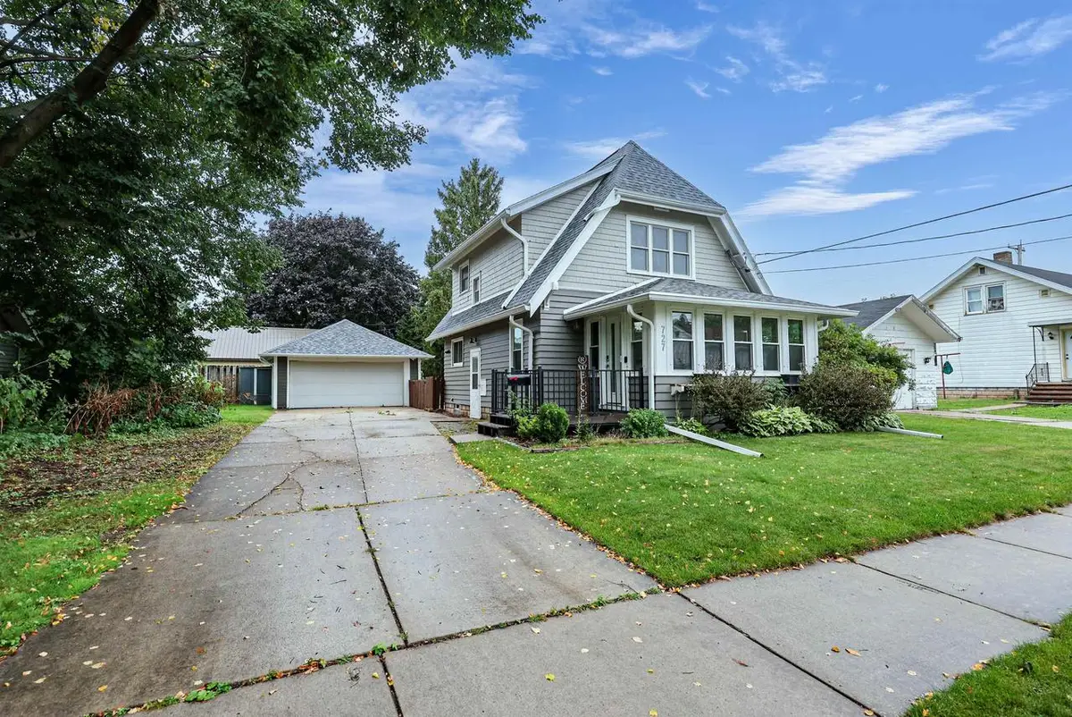 727 N BENNETT STREET, Appleton, WI 54914 - #1