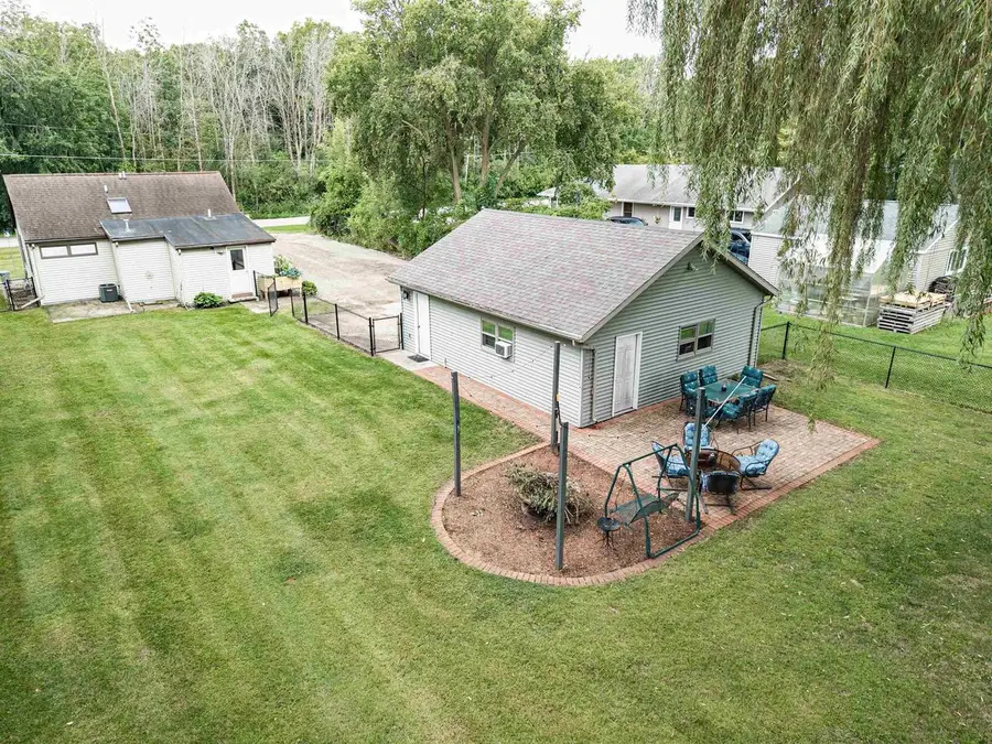 1602 W PAYNES POINT ROAD, Neenah, WI 54956 - #2