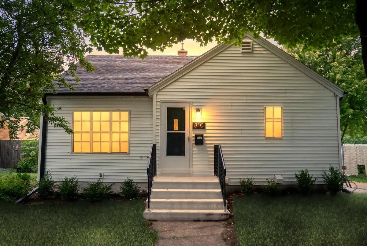 810 E 1ST STREET, Kimberly, WI 54136 - #1