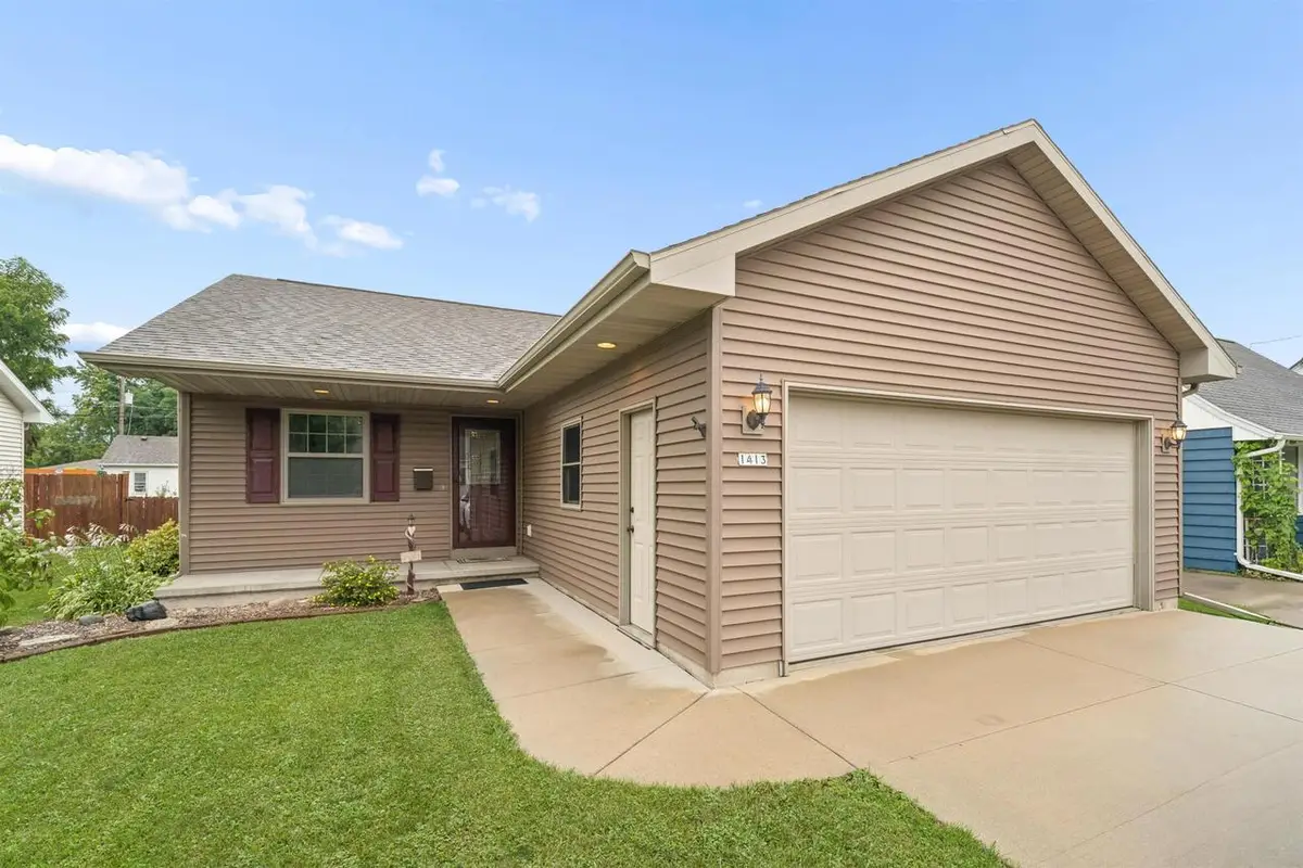 1413 BOWEN STREET, Oshkosh, WI 54901 - #1