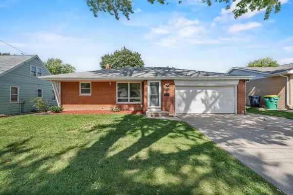 2027 HILLVIEW DRIVE, Green Bay, WI 54302