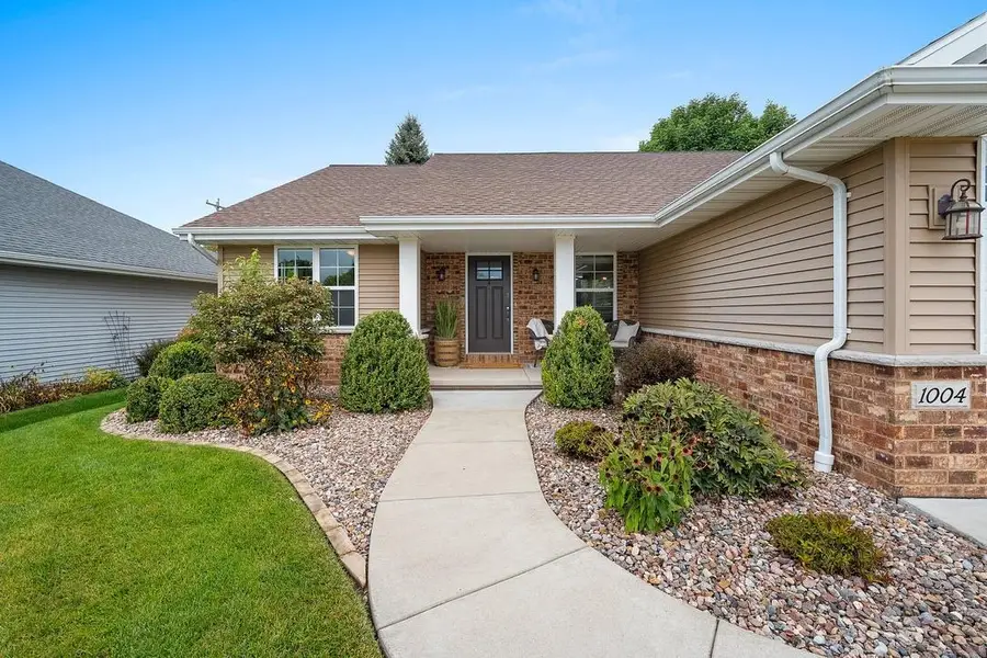1004 HEYERDAHL HEIGHTS, Hobart, WI 54313 - #2