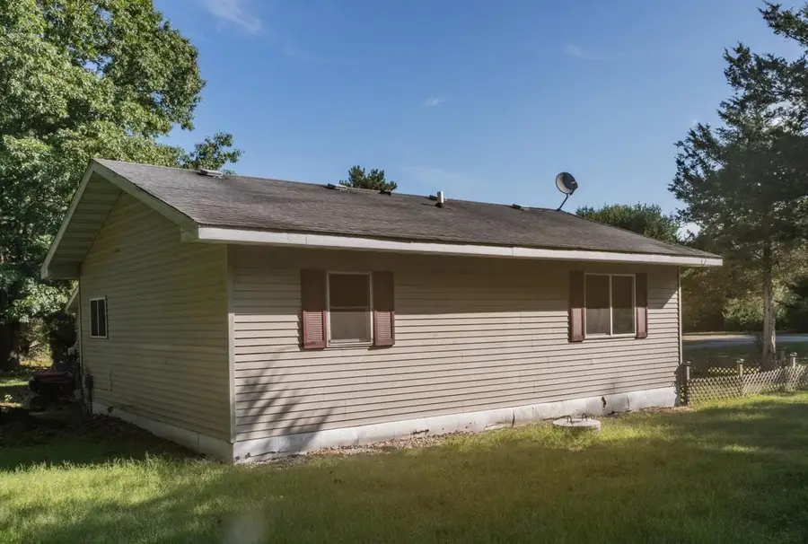 453 N 2ND AVENUE, Redgranite, WI 54970 - #2