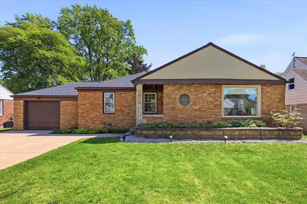 1019 REDWOOD DRIVE, Green Bay, WI 54304