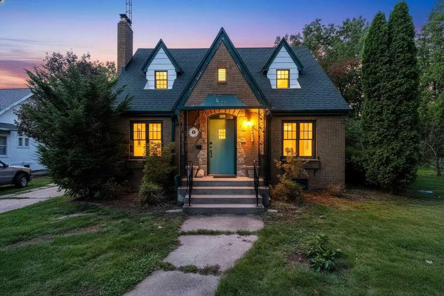 153 N MAIN STREET, Clintonville, WI 54929 - #2